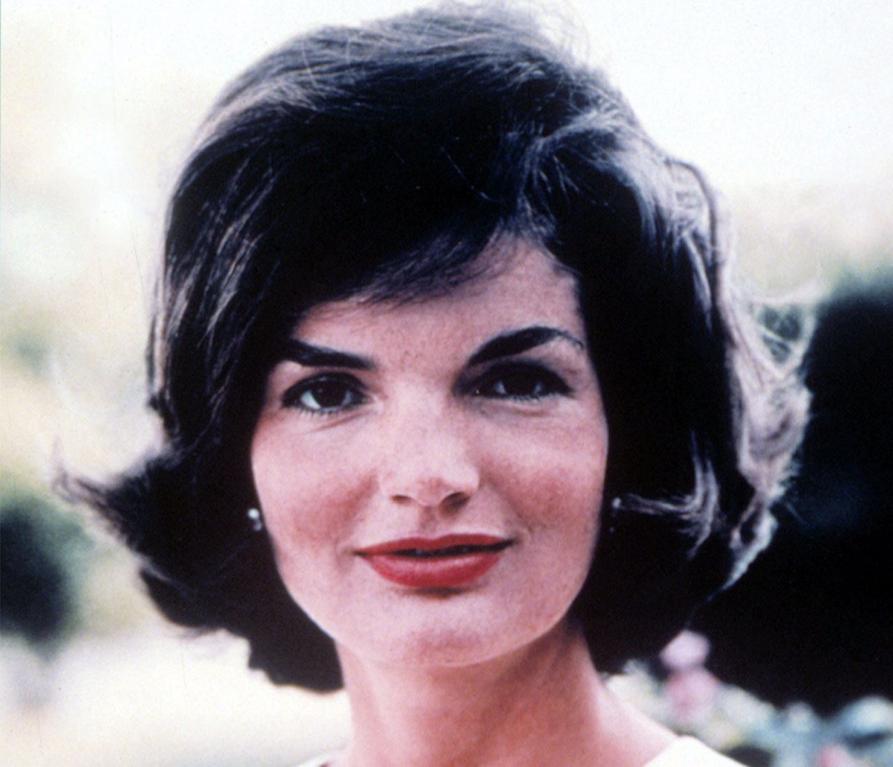 Jacqueline Kennedy 1961 Bouffant hairstyle