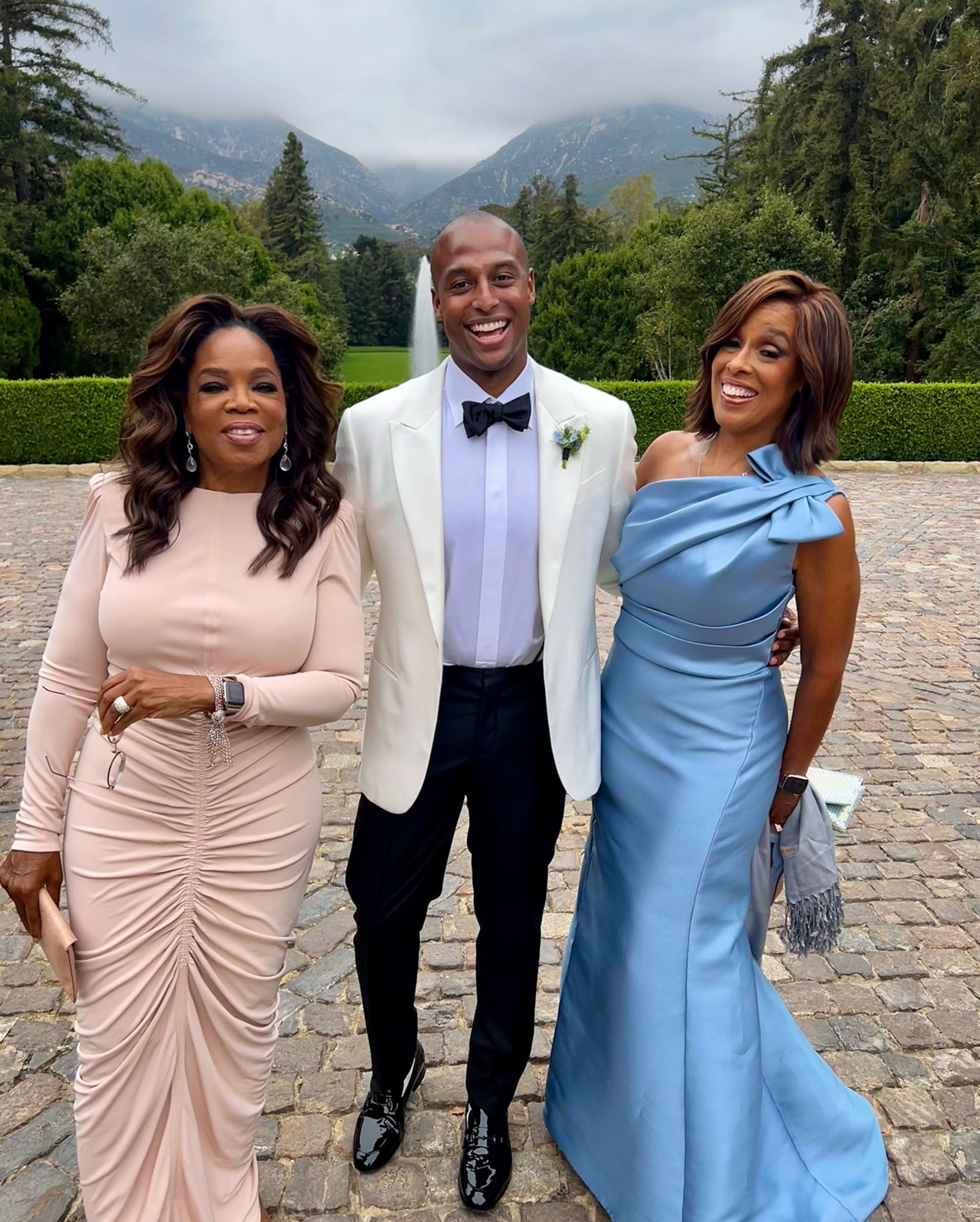 Oprah Winfrey Continues To Show Off Her Slim Figure In A Ruched Gown ...