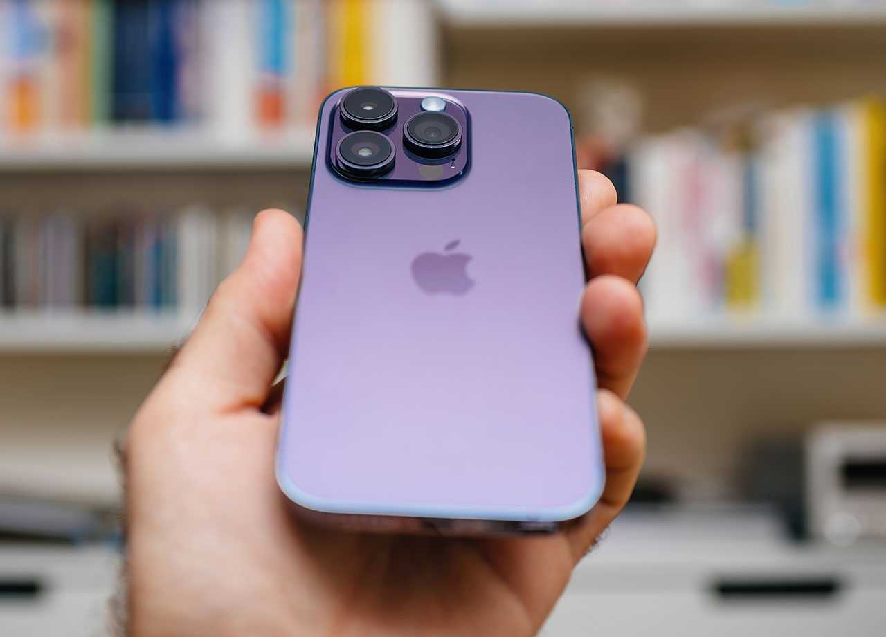 purple-iphone-in-hand