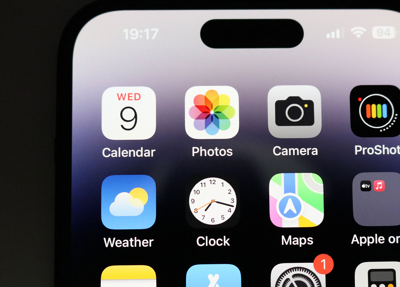 closeup-iphone-home-screen
