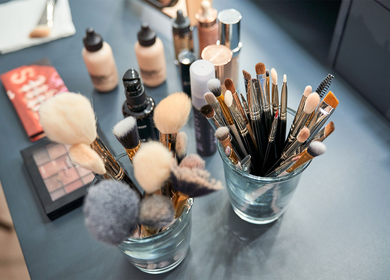 makeup-artist-tools