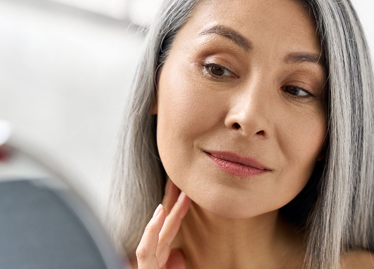 woman-smooth-eye-makeup