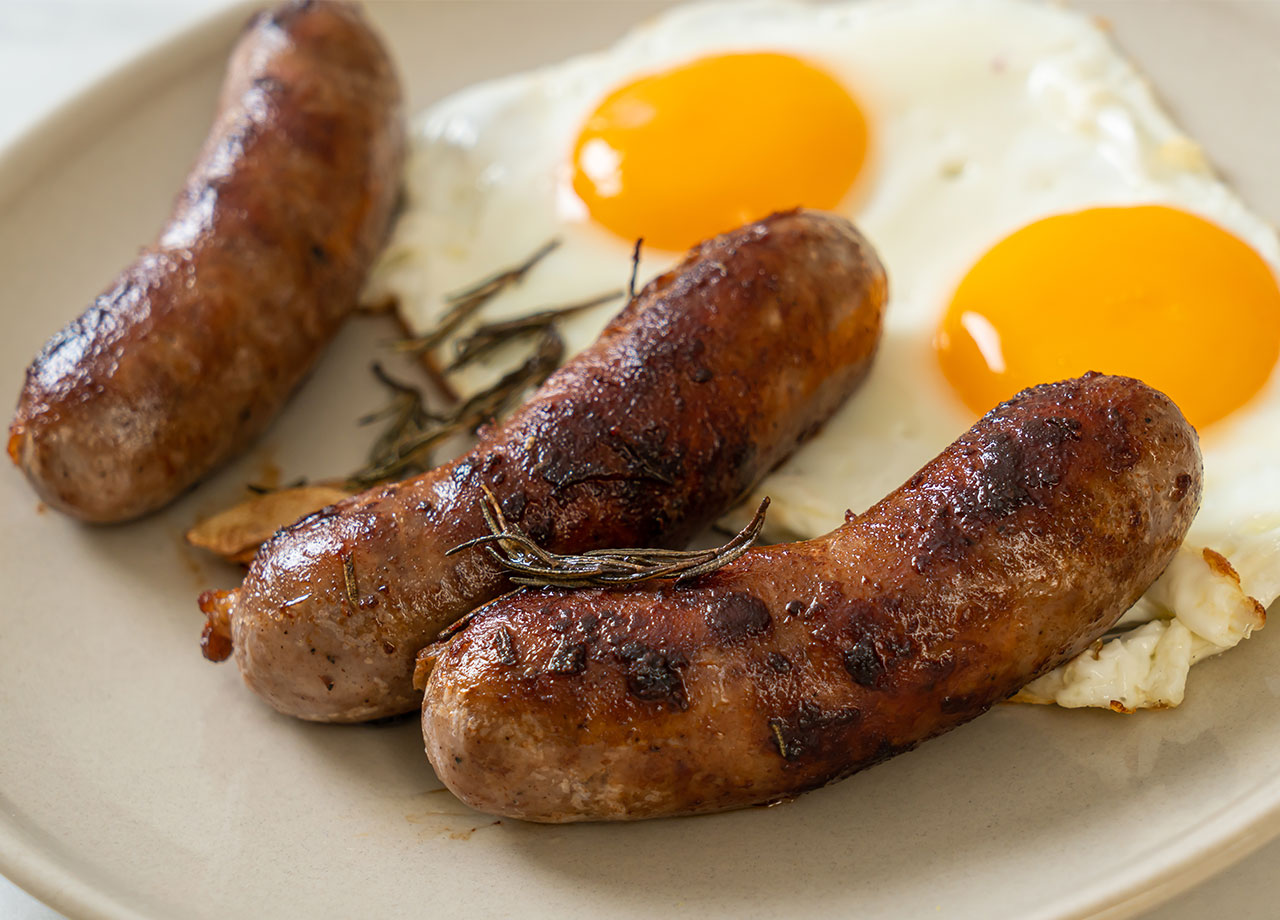 breakfast sausage with eggs