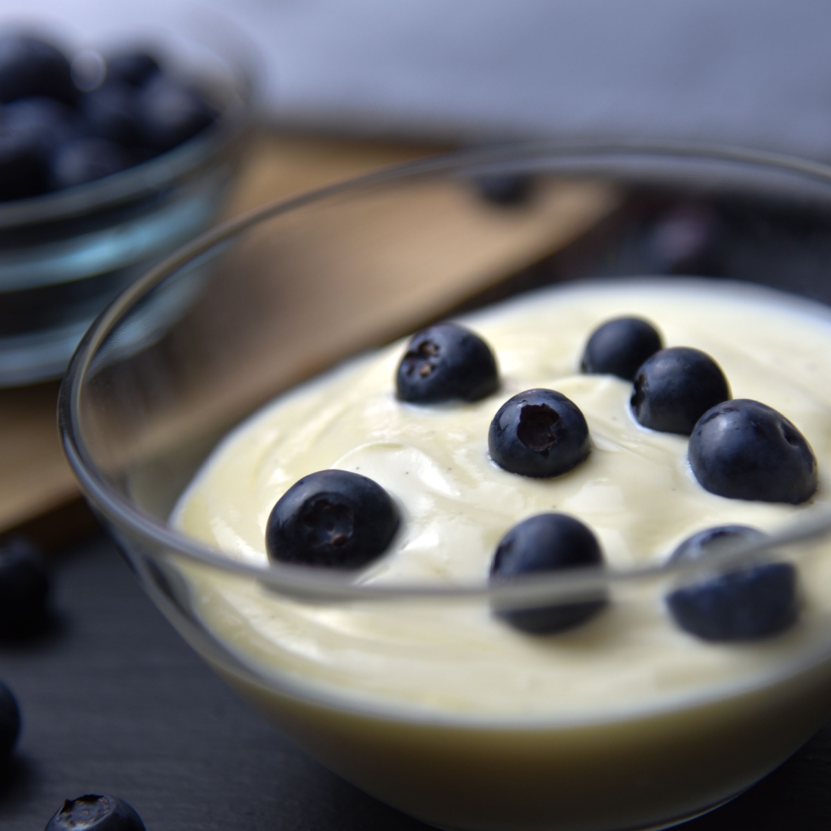 blueberries yogurt dip