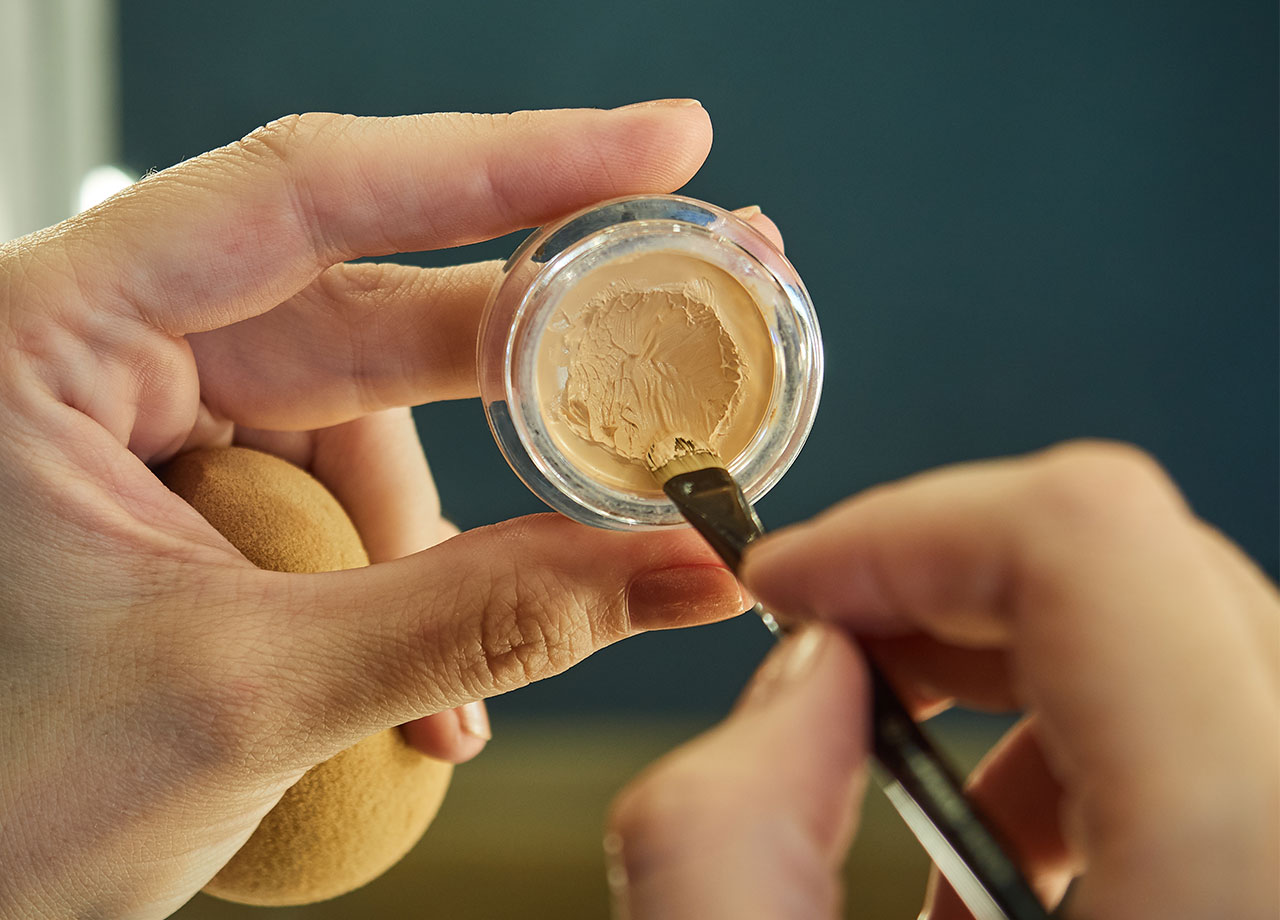 pot-of-concealer