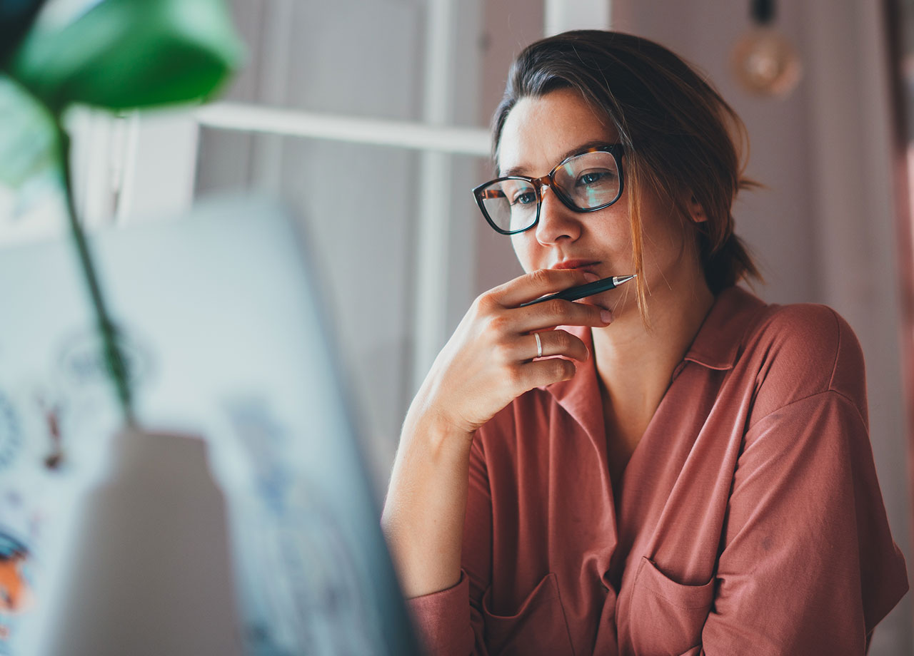 woman-looking-at-laptop