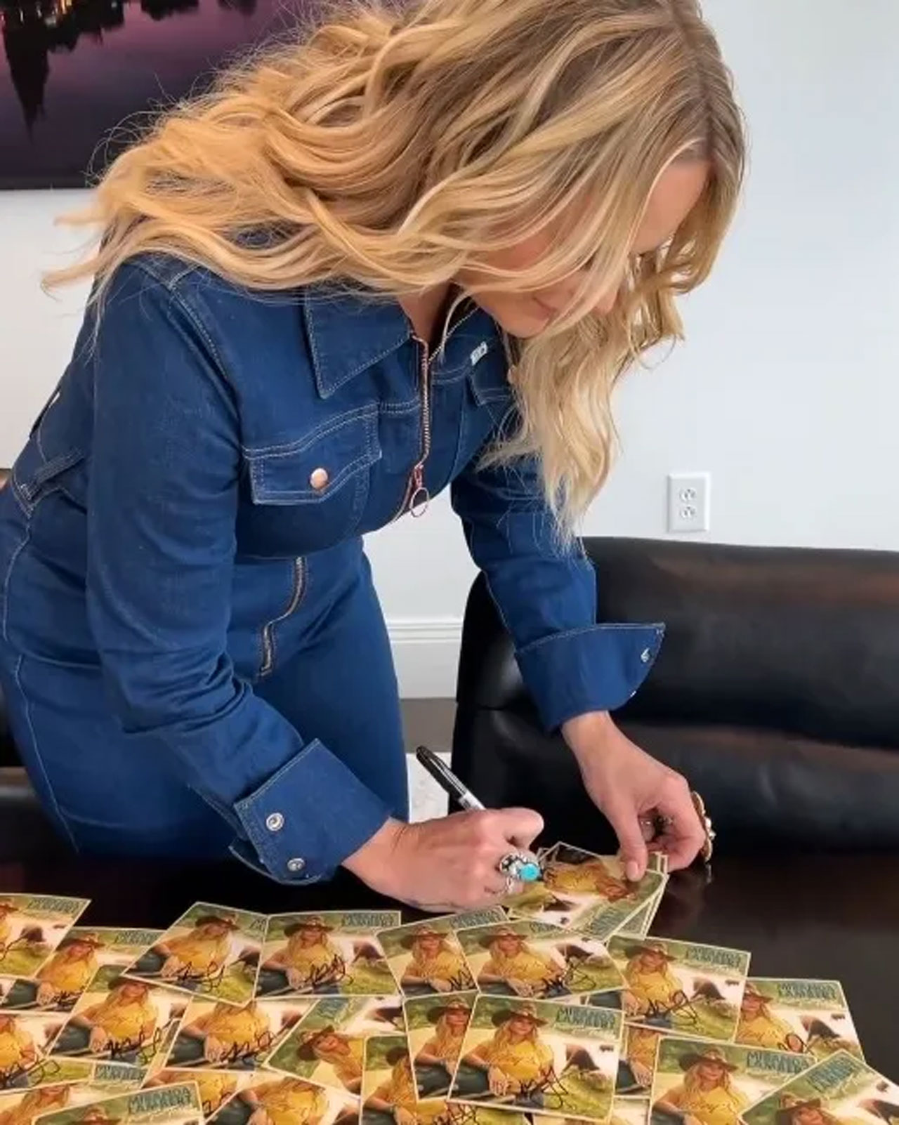 Miranda Lambert signing Postcards from Texas