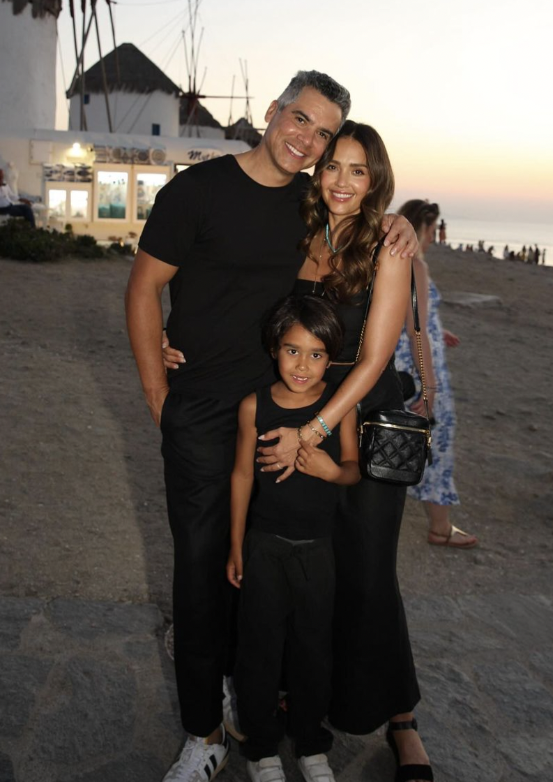 jessica alba with husband and son in france