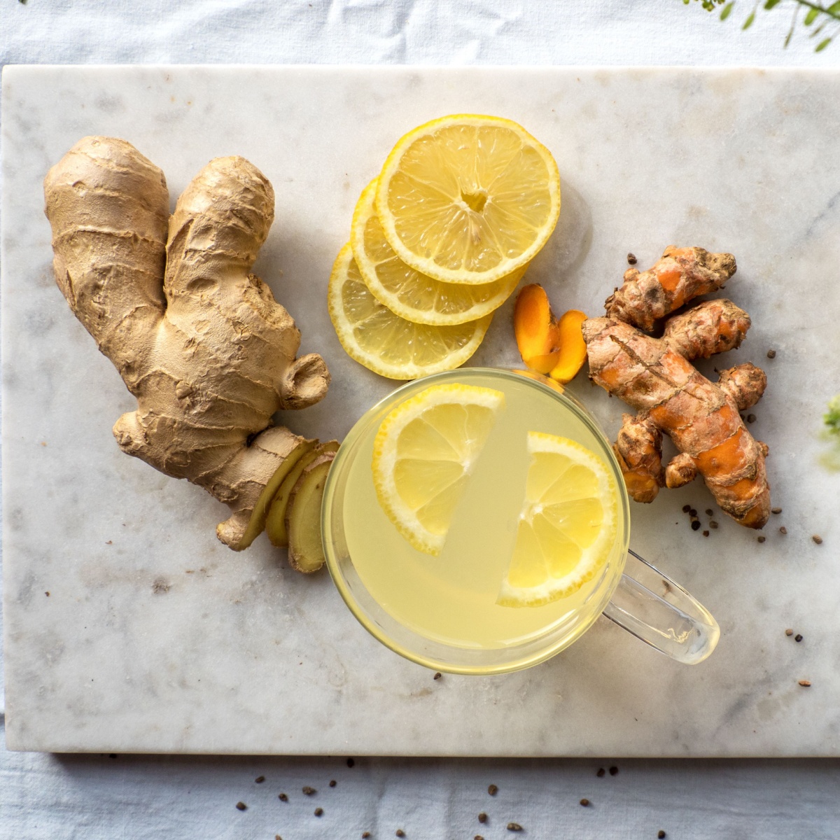 ginger and turmeric tea