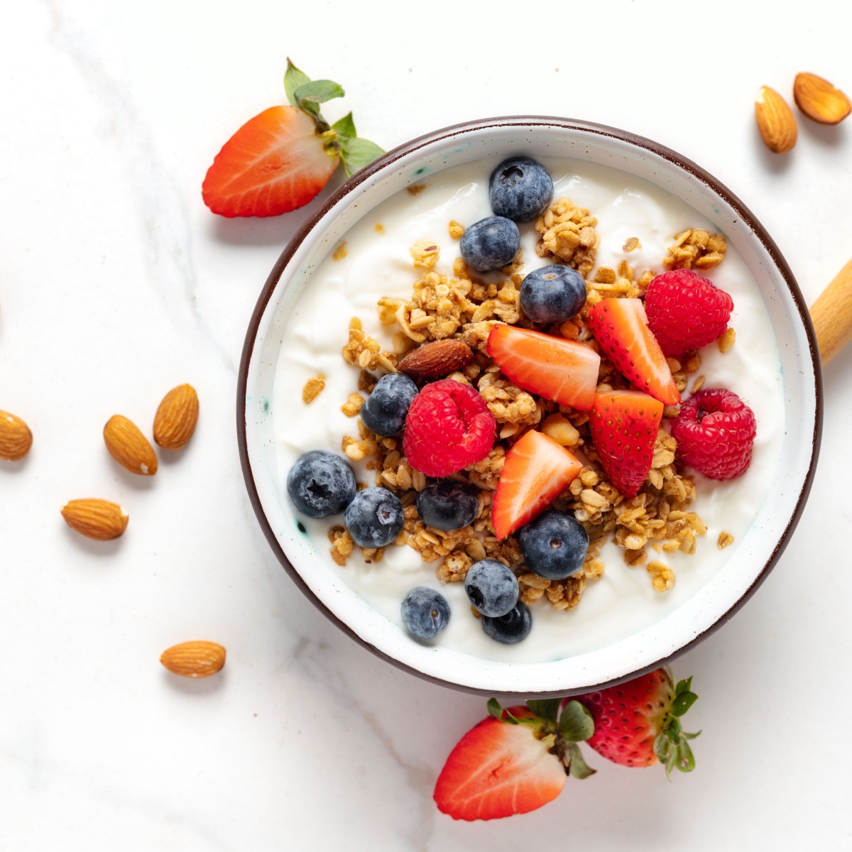 greek yogurt bowl with berries