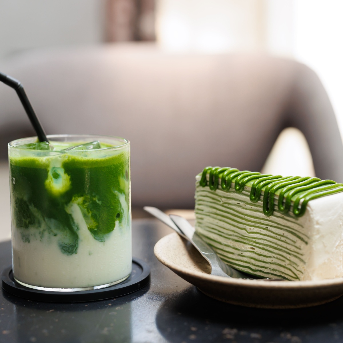 matcha latte with matcha cake