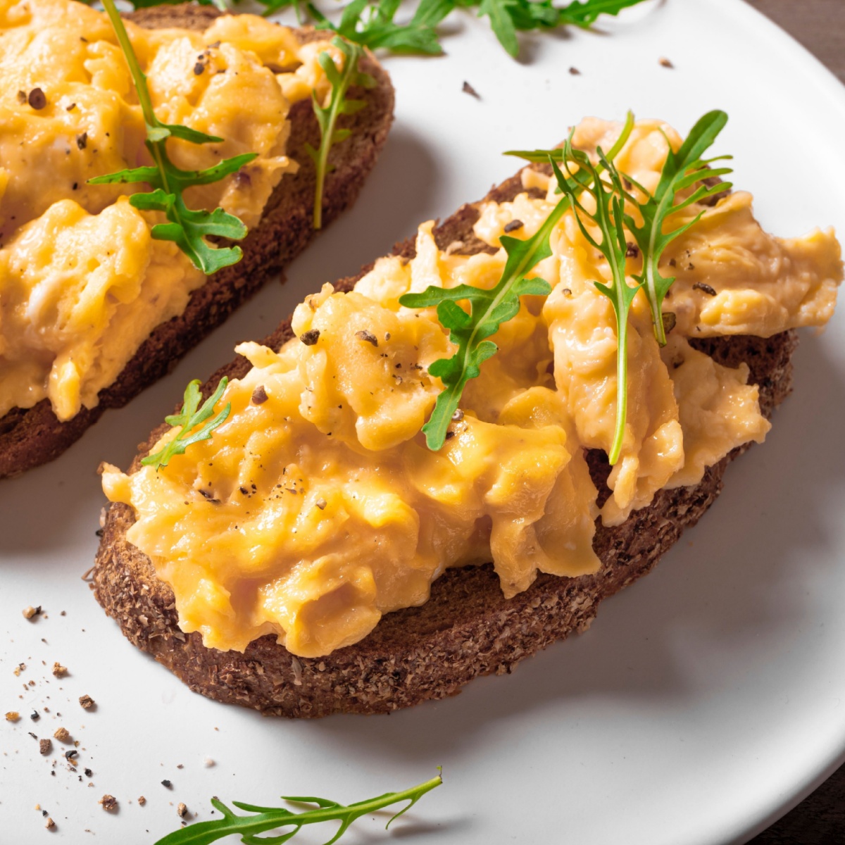 whole grain toast with eggs