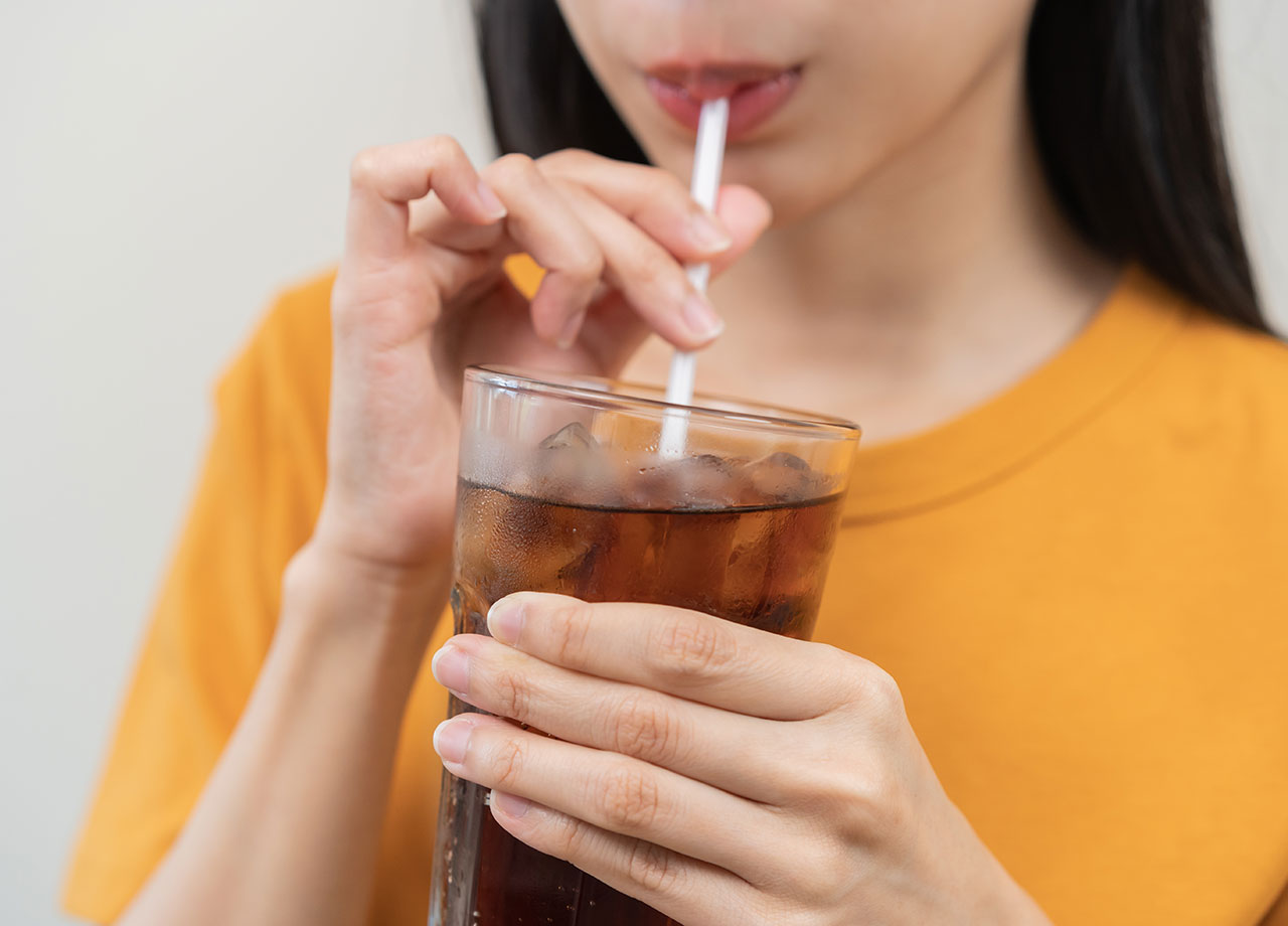 woman-drinking-soda