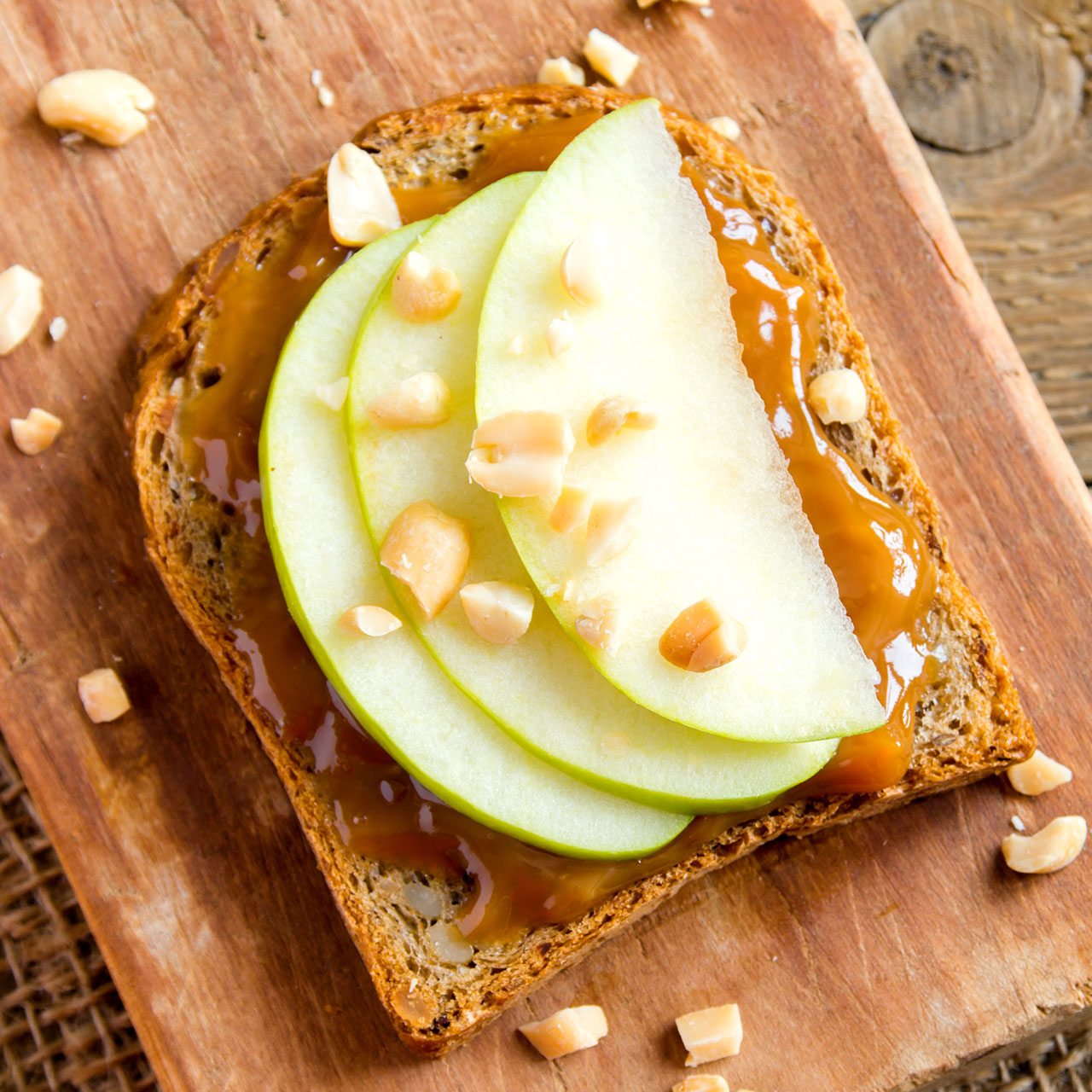 apple slices with almond butter