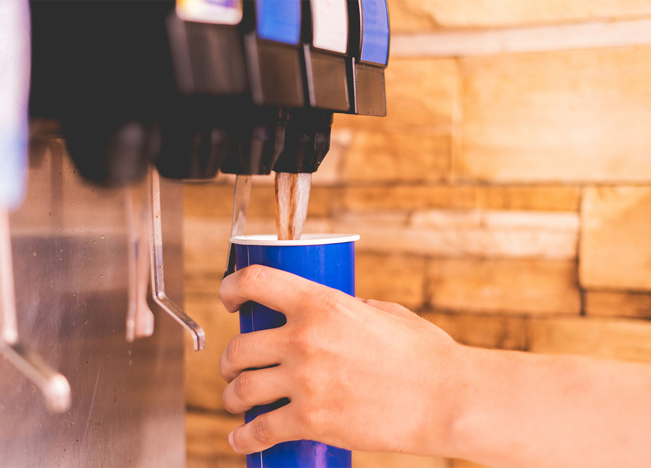 pouring-soda-fountain