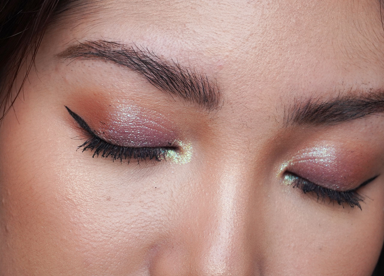 woman-shimmer-eyeshadow