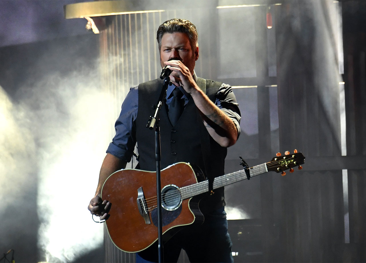 Blake Shelton 53rd annual CMA Awards