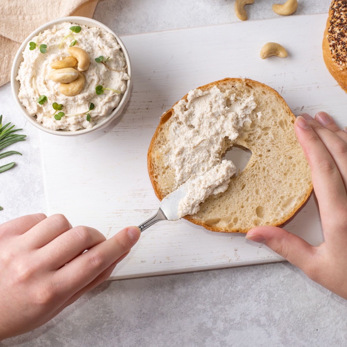 bagels with cream cheese