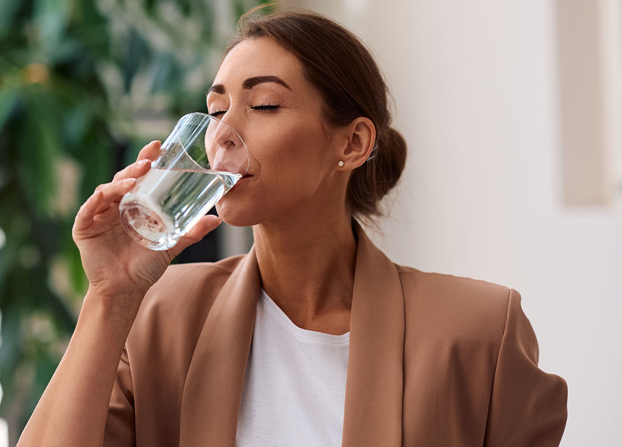 woman-drinking-water