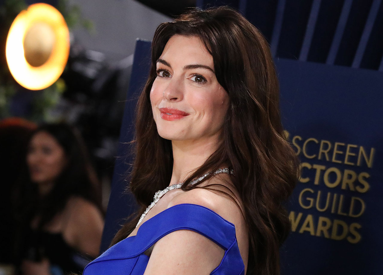 Anne Hathaway 2024 SAG Awards