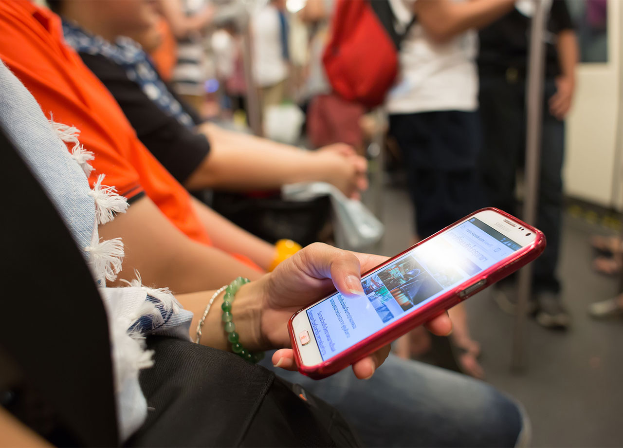 woman-scrolling-on-social-media