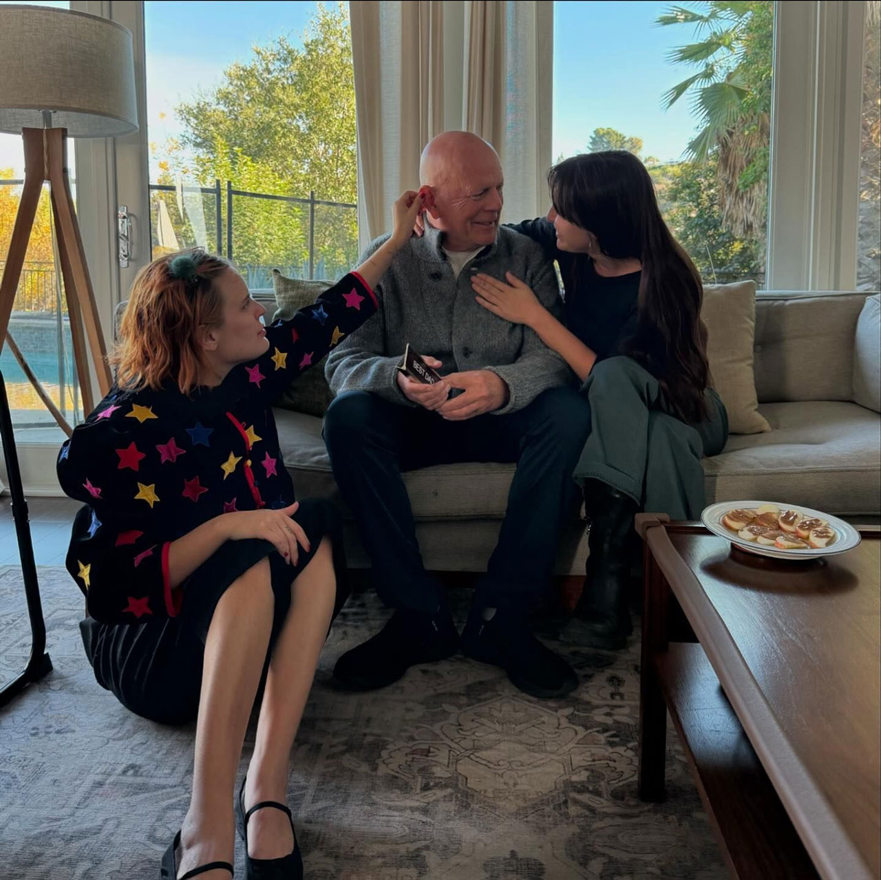 Bruce Willis with daughters Tallulah and Scout on Thanksgiving