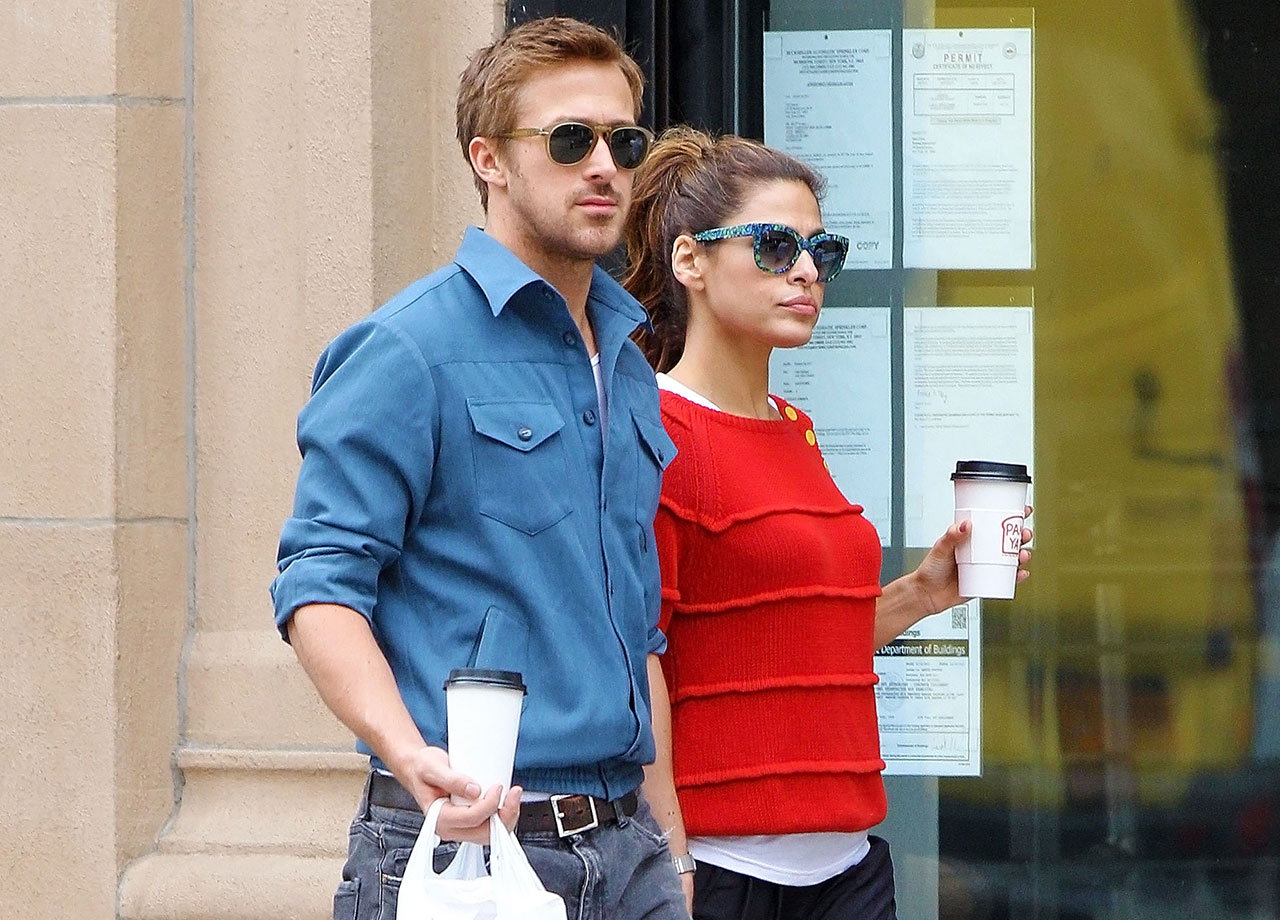 Eva Mendes and Ryan Gosling walking in NYC 2012