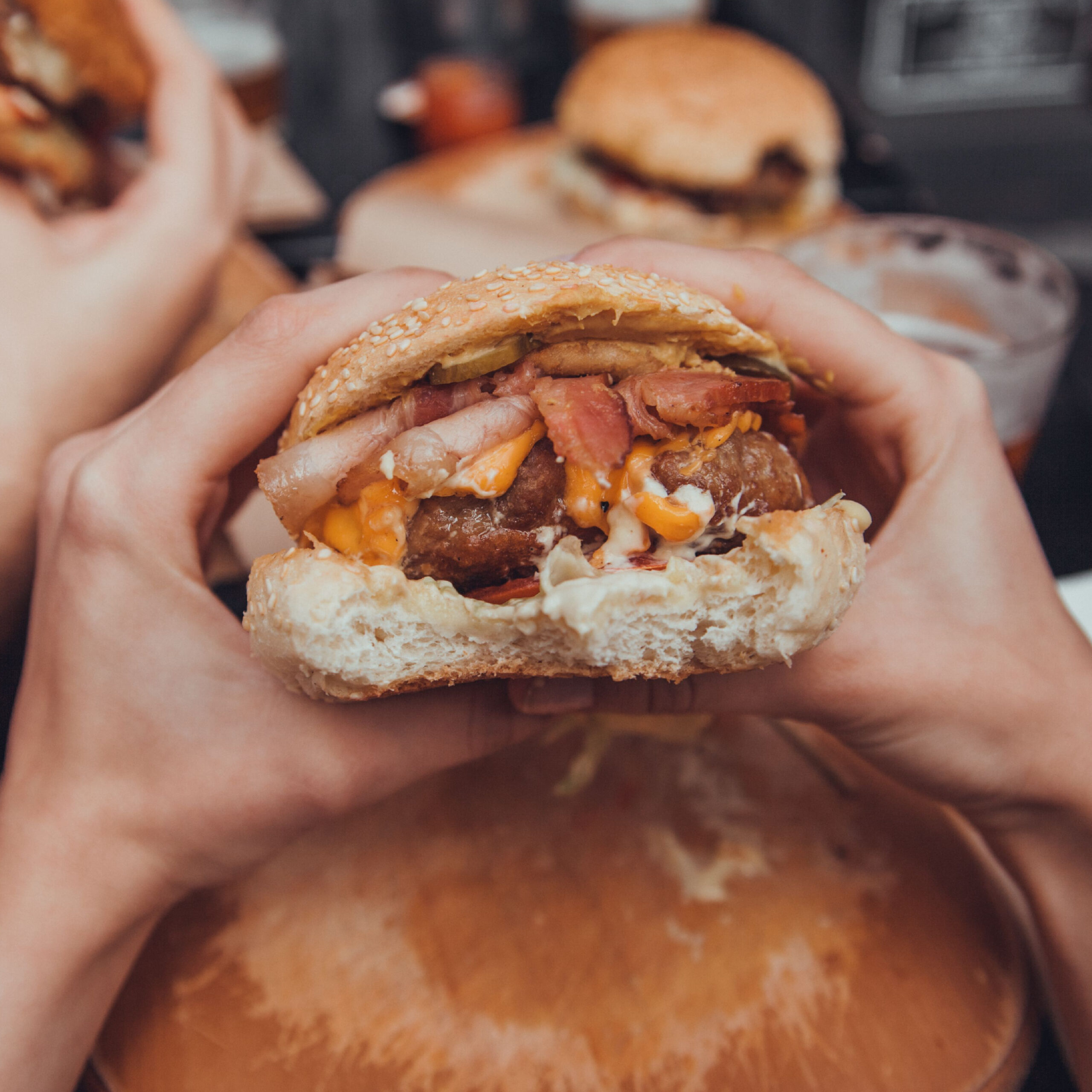 cheeseburger with bacon