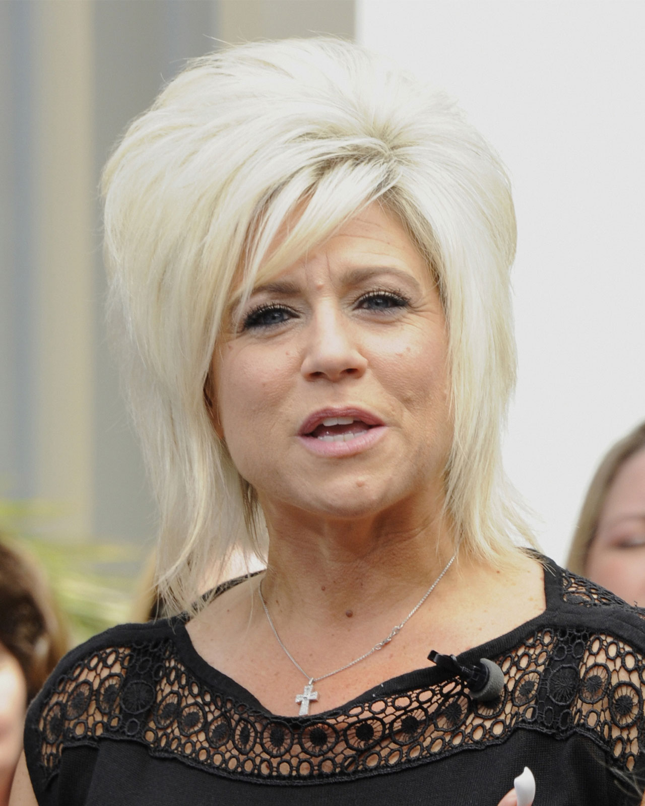 theresa-caputo