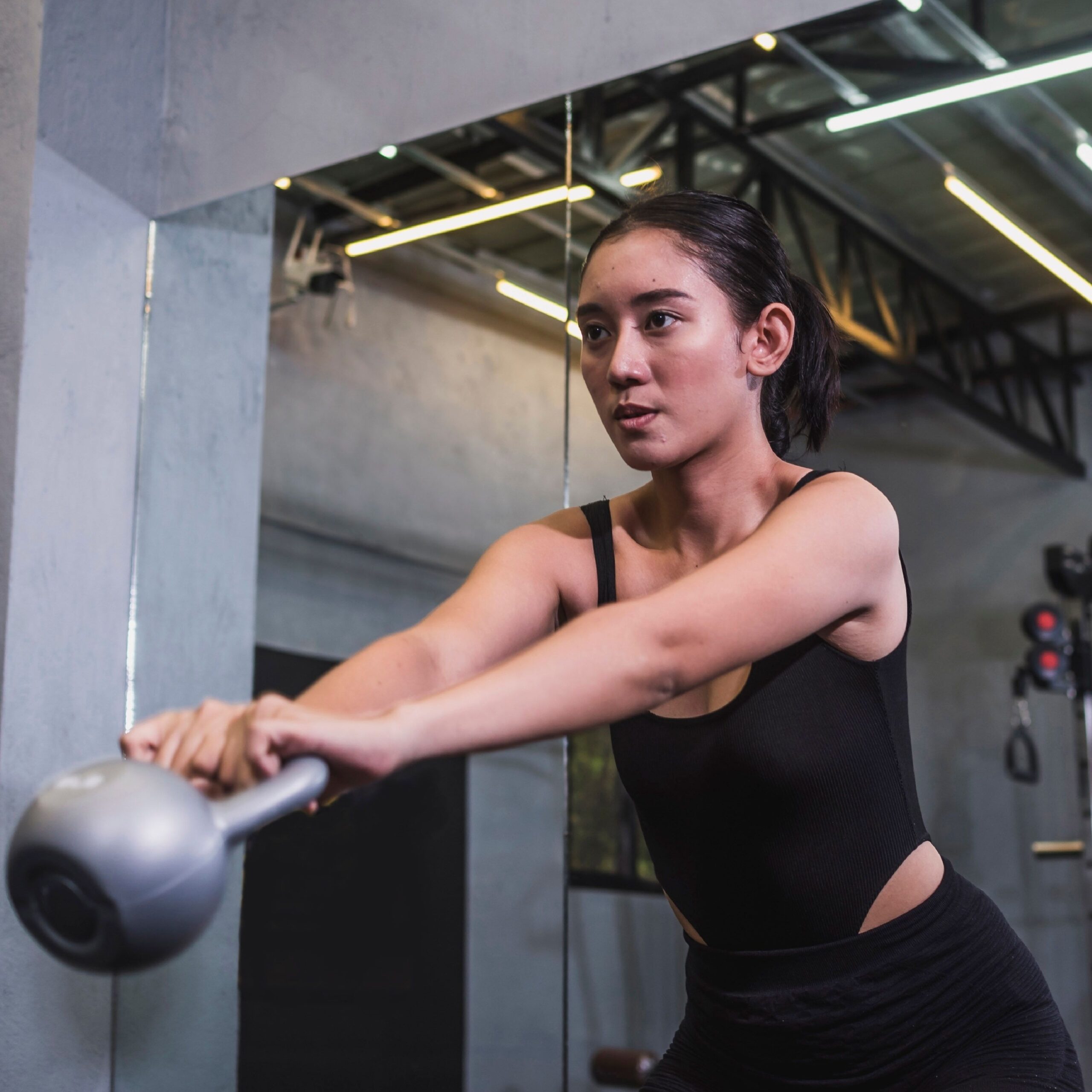 kettlebell swing