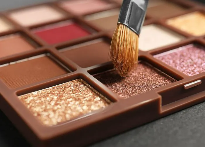 sparkly-eyeshadow