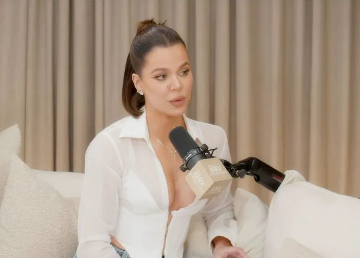 Khloe Kardashianon her podcast