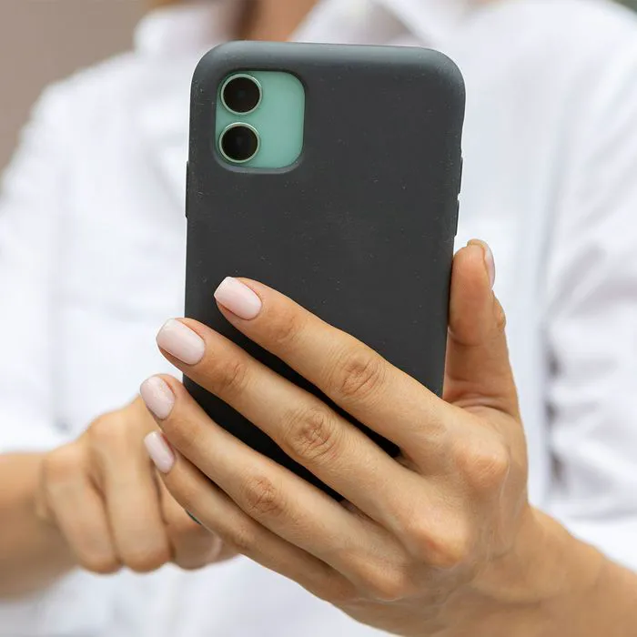 texting-on-iphone