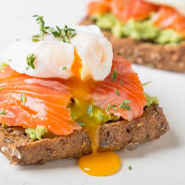 avocado-poached-egg