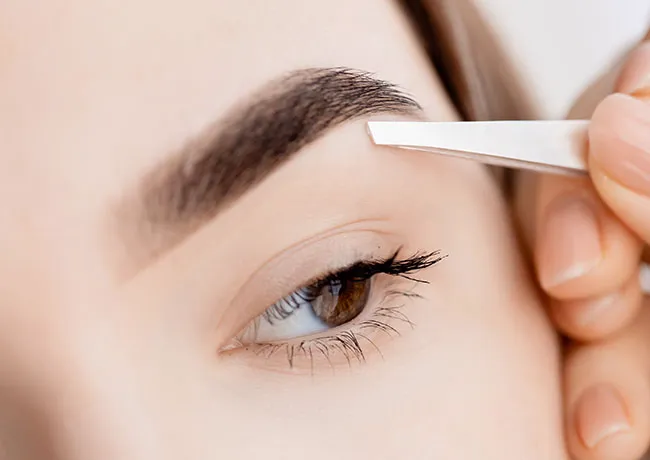 pluck-stray-brow-hair