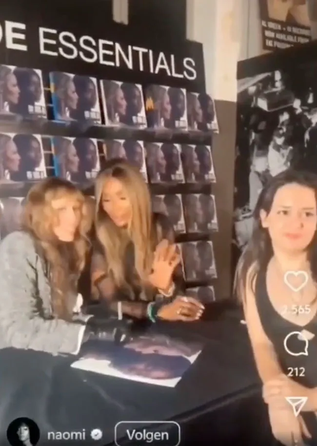Miley Cyrus and Naomi Campbell ignoring fans at signing