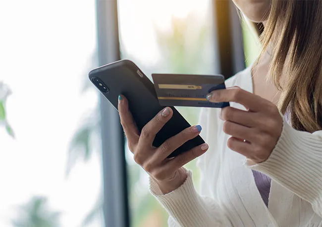 woman-shopping-phone