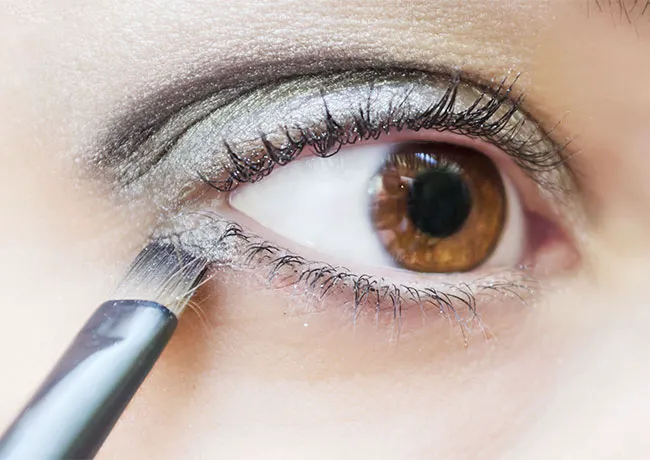 white-eyeshadow