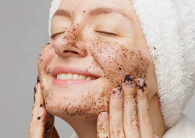 woman-exfoliating