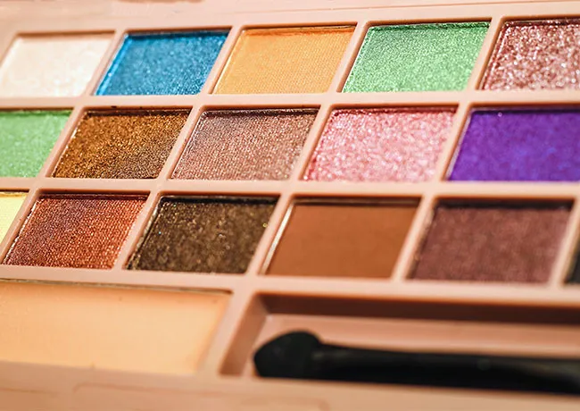 shimmery-eyeshadow