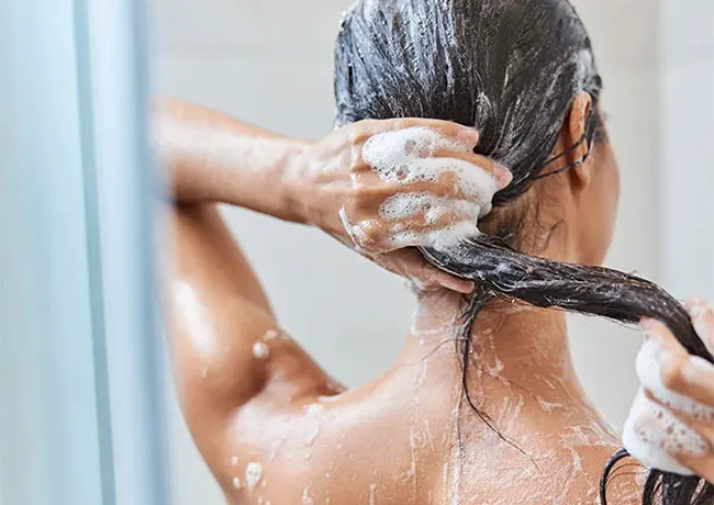 washing-hair-shampoo