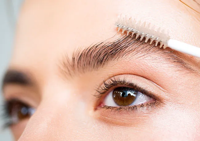 woman-using-brow-gel