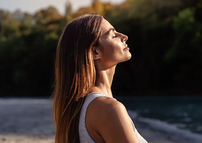 woman-getting-sunlight