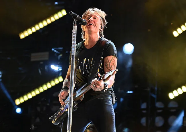 Keith Urban CMA Fest 2025 performing