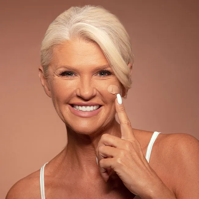 woman-applying-foundation