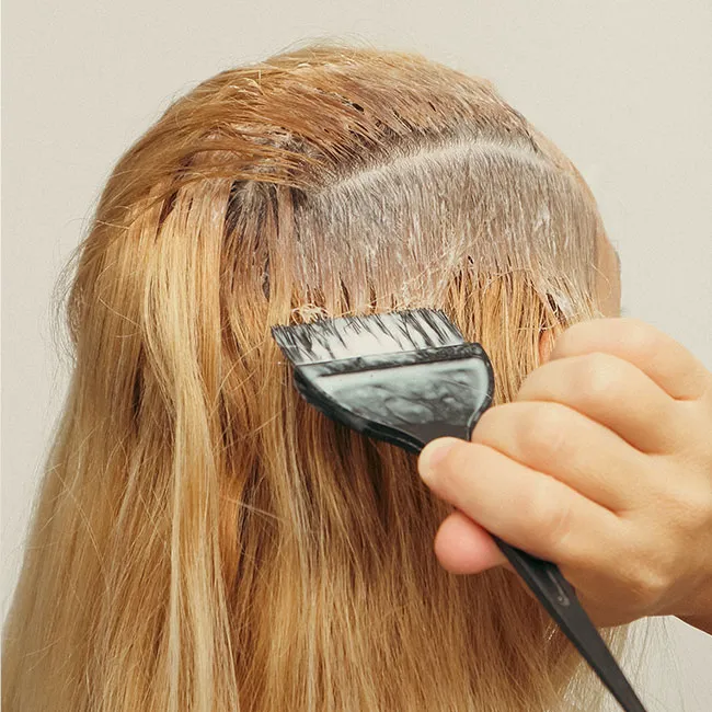 woman-dying-brassy-hair