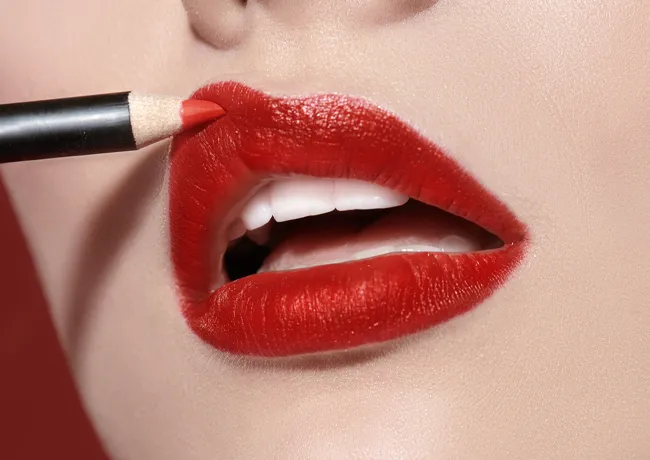 woman-red-lipstick