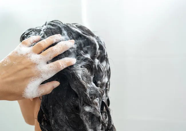 woman-washing-hair