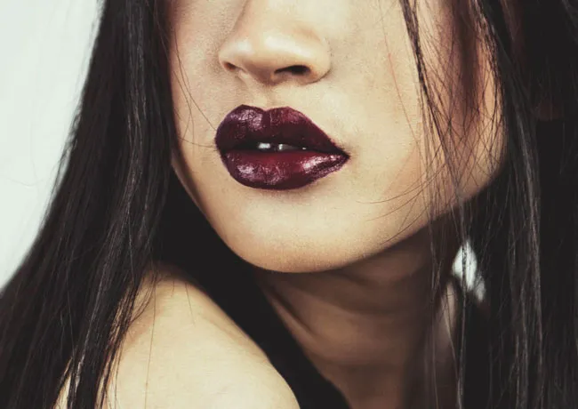 woman-dark-lipstick