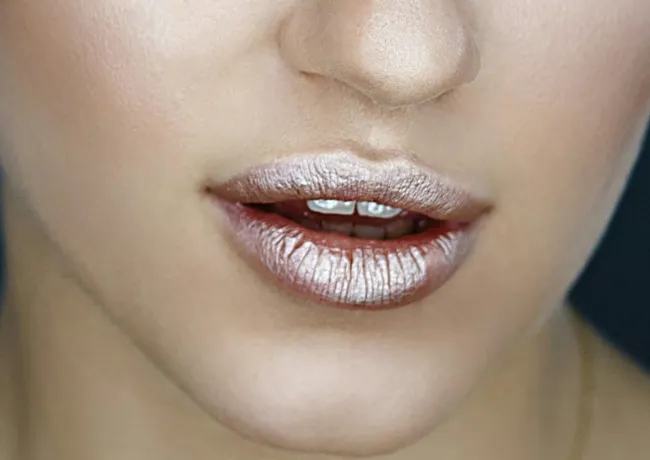 woman-wearing-frosted-lipstick